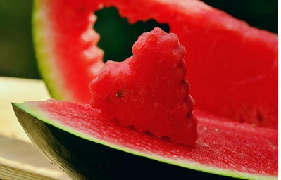 Salade de melon d'eau avec vinaigrette au citron